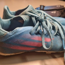 adidas Fodboldstøvler og benskinner