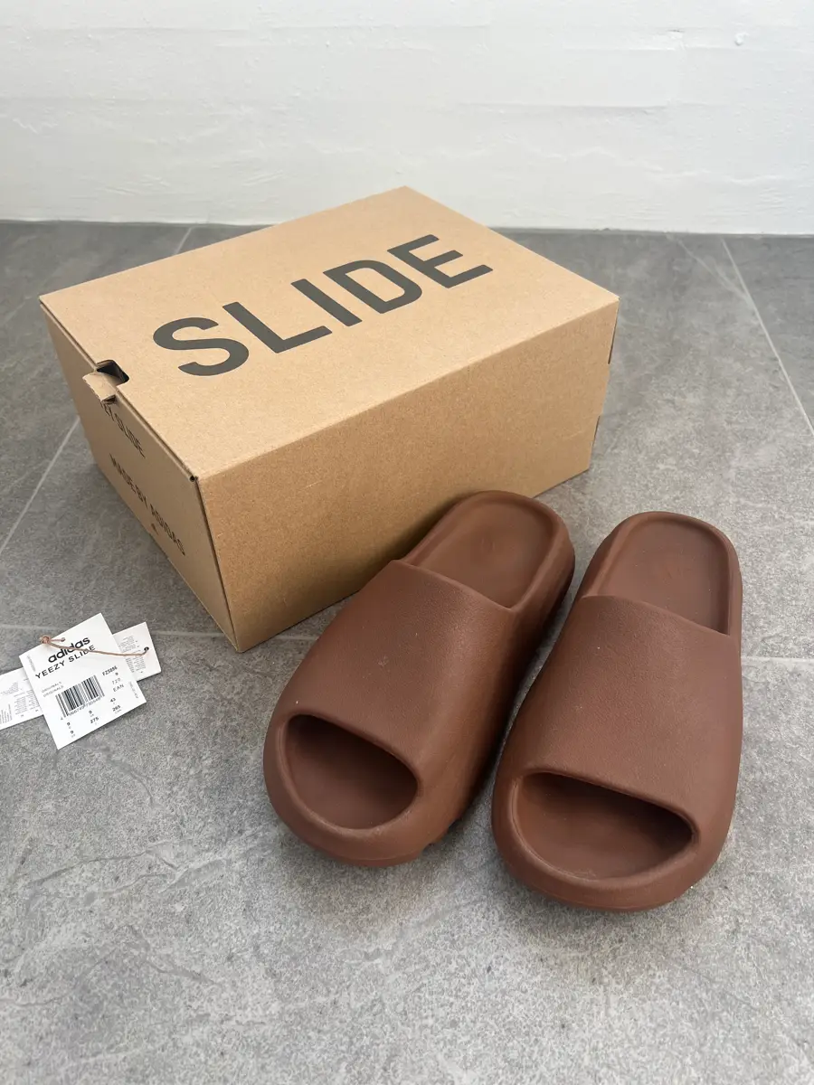 adidas Yeezy Slide