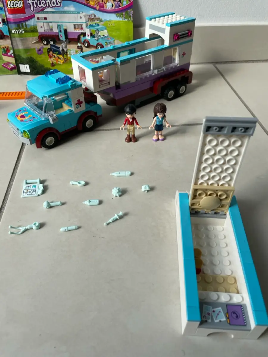 LEGO 41125 Dyrlægens Hestetrailer