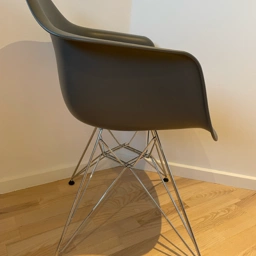 Eames Spisestol