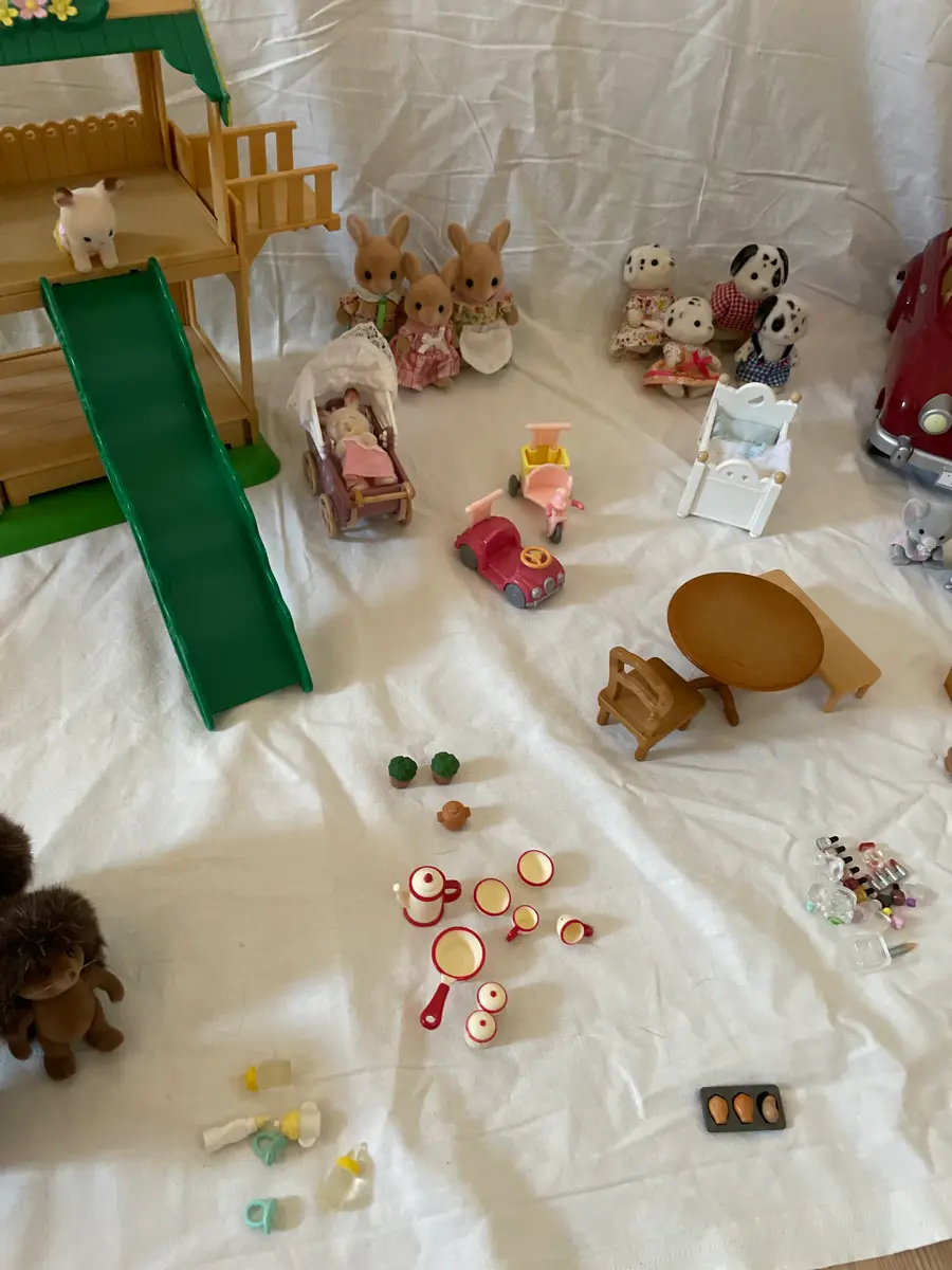 Sylvanian Families Hus bil legeplads mm