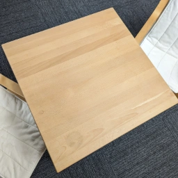 IKEA POÄNG lænestol og bord