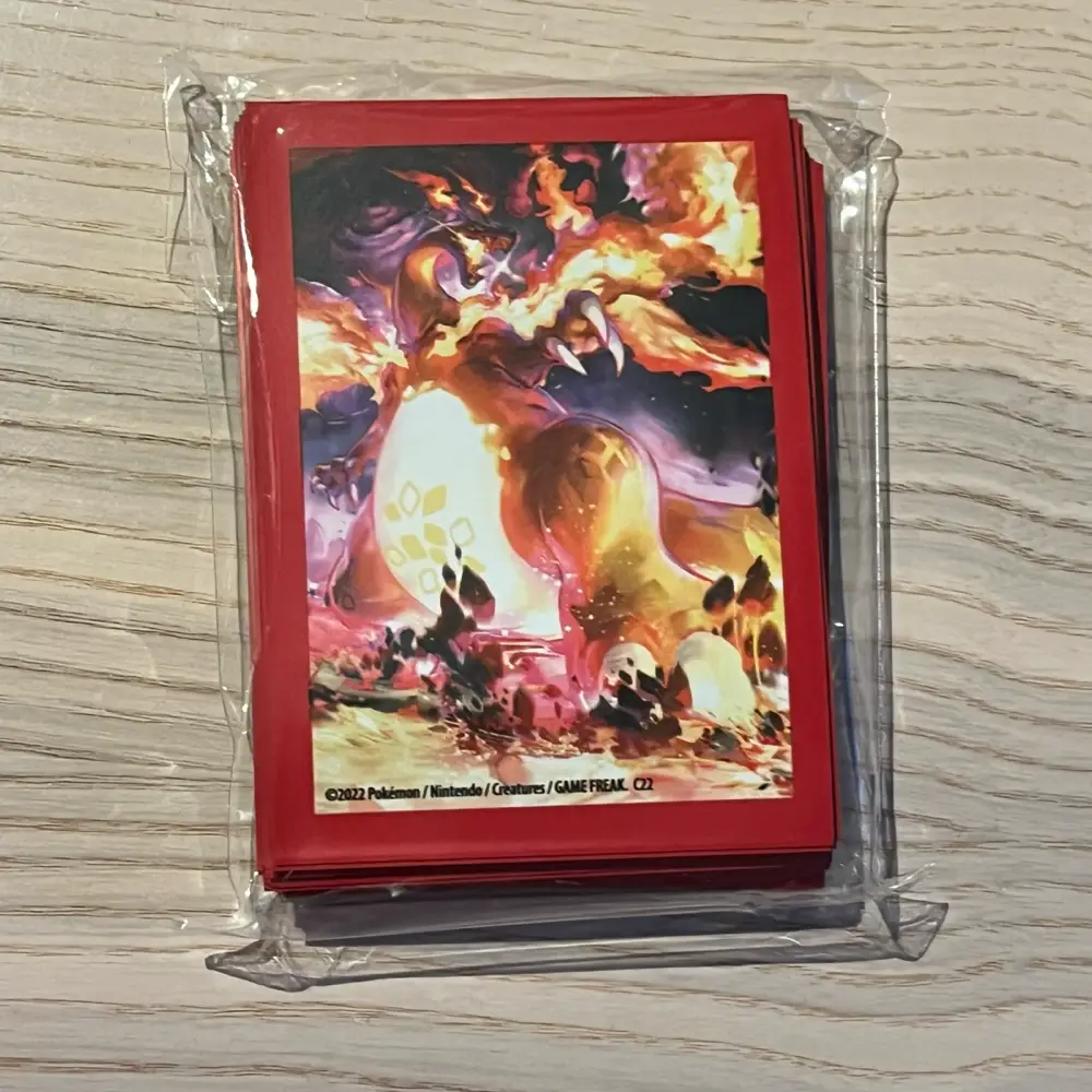 Pokémon 65 Charizard sleeves