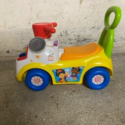 Fisher Price Musik gåbil