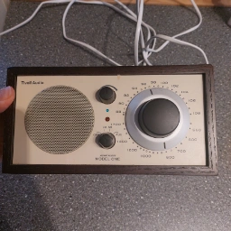 Tivoli audio Radio model 1