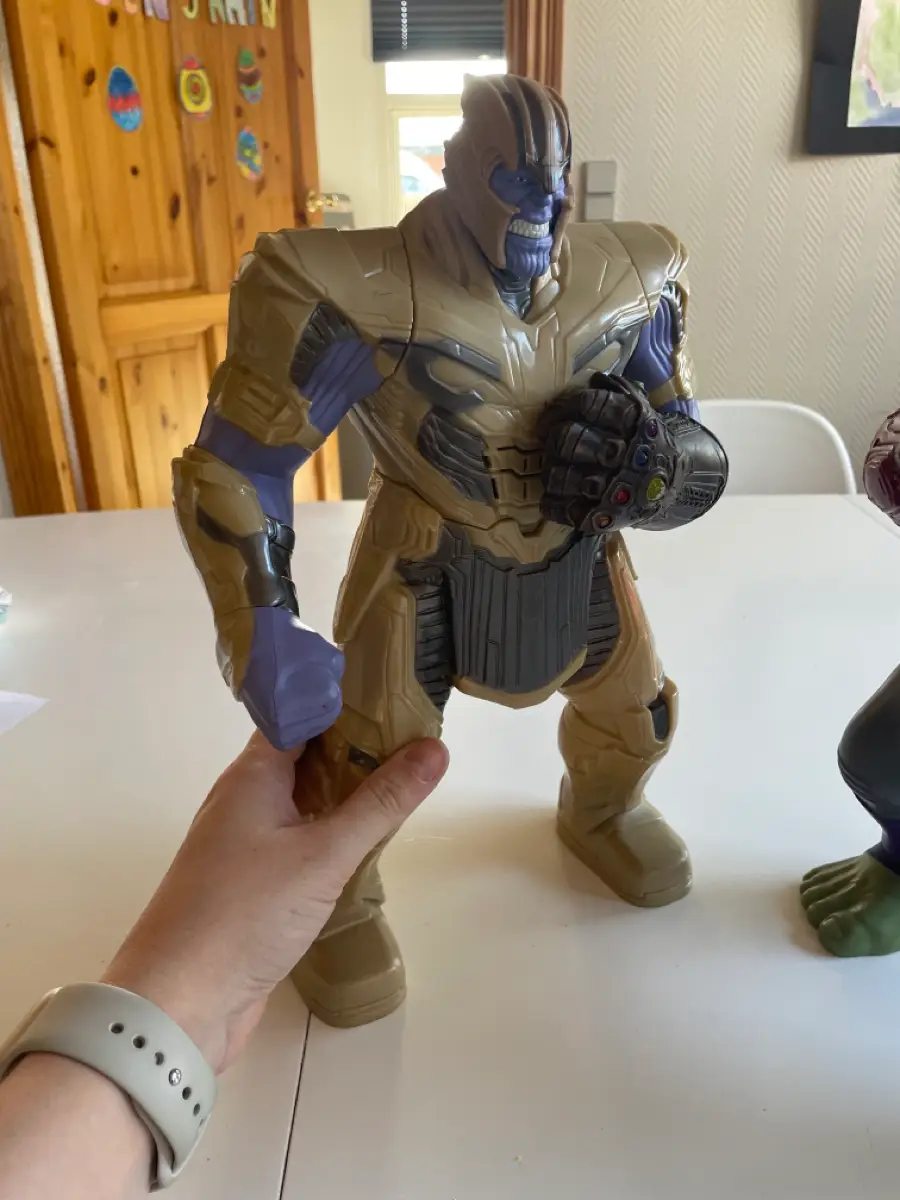 Marvel Power punch Thanos