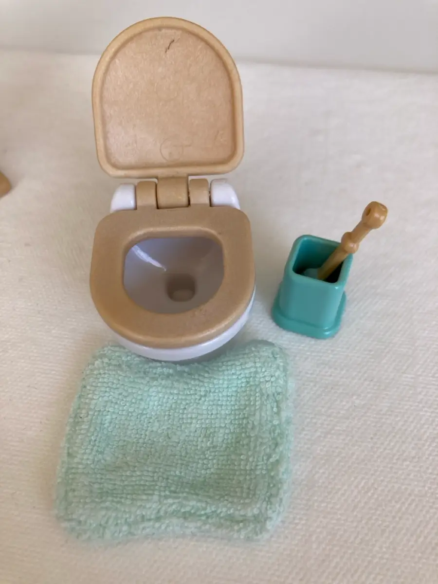 Sylvanian Families Toilet