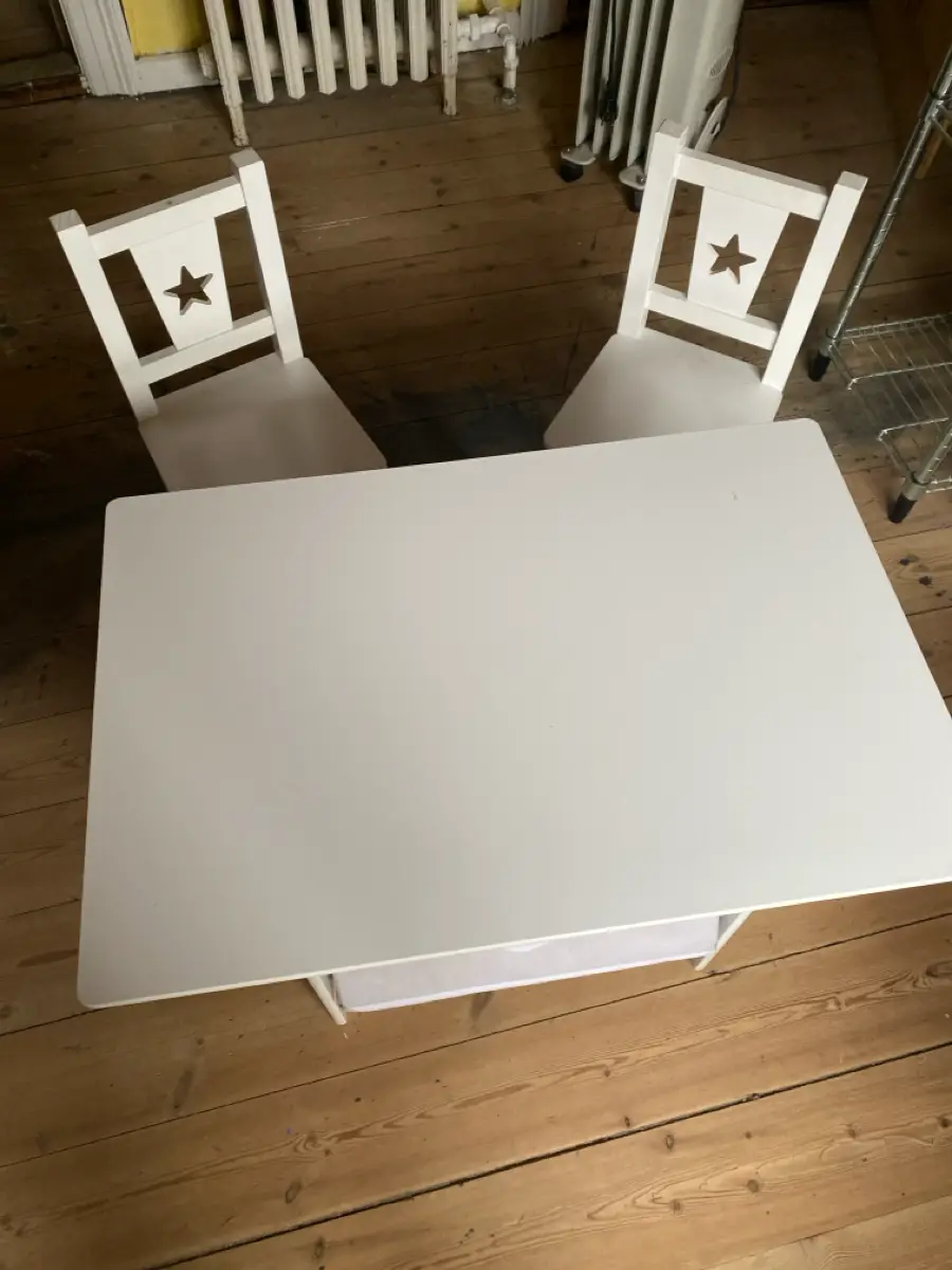 Udkent Lille bord og 2 stole