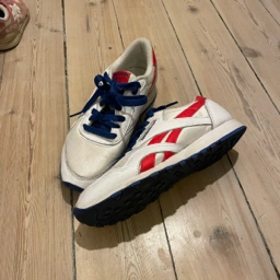 Reebok Sneakers