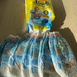 Huggies Svømmebleer