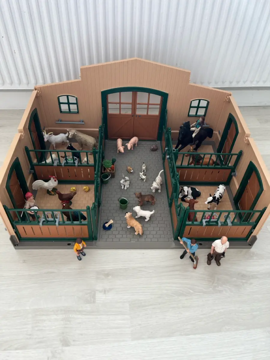 Schleich Bondegård med dyr