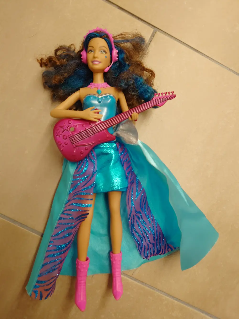 Barbie Rock-n-Royals - Erika Doll