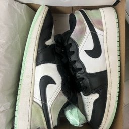 Nike Air Jordan 1 Low SE (GS)