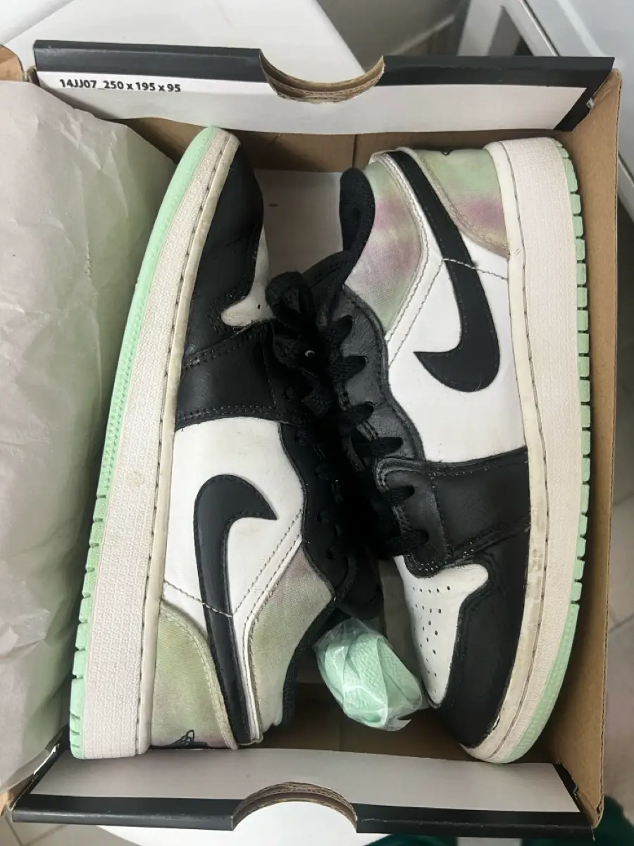 Nike Air Jordan 1 Low SE (GS)