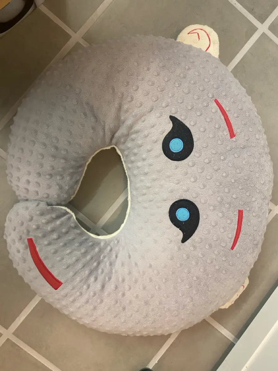 Unknown Nursing pillow