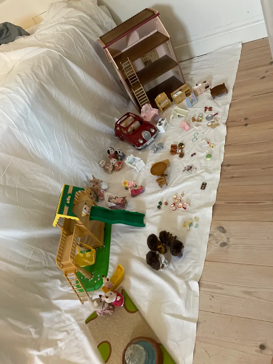 Sylvanian Families Hus bil legeplads mm