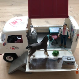 Schleich Autocamper med dyrlæge