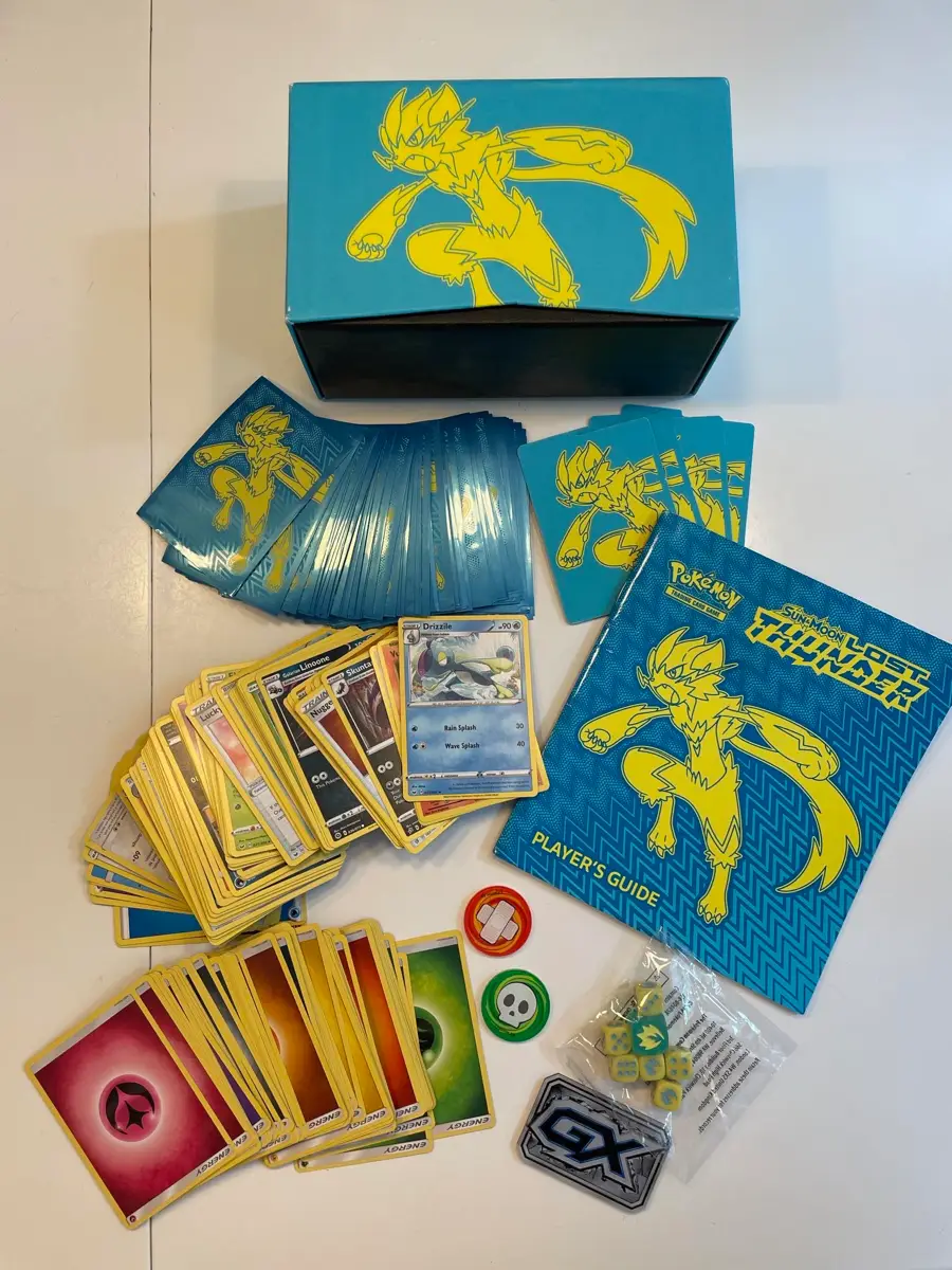 Pokémon Elite Trainer Box