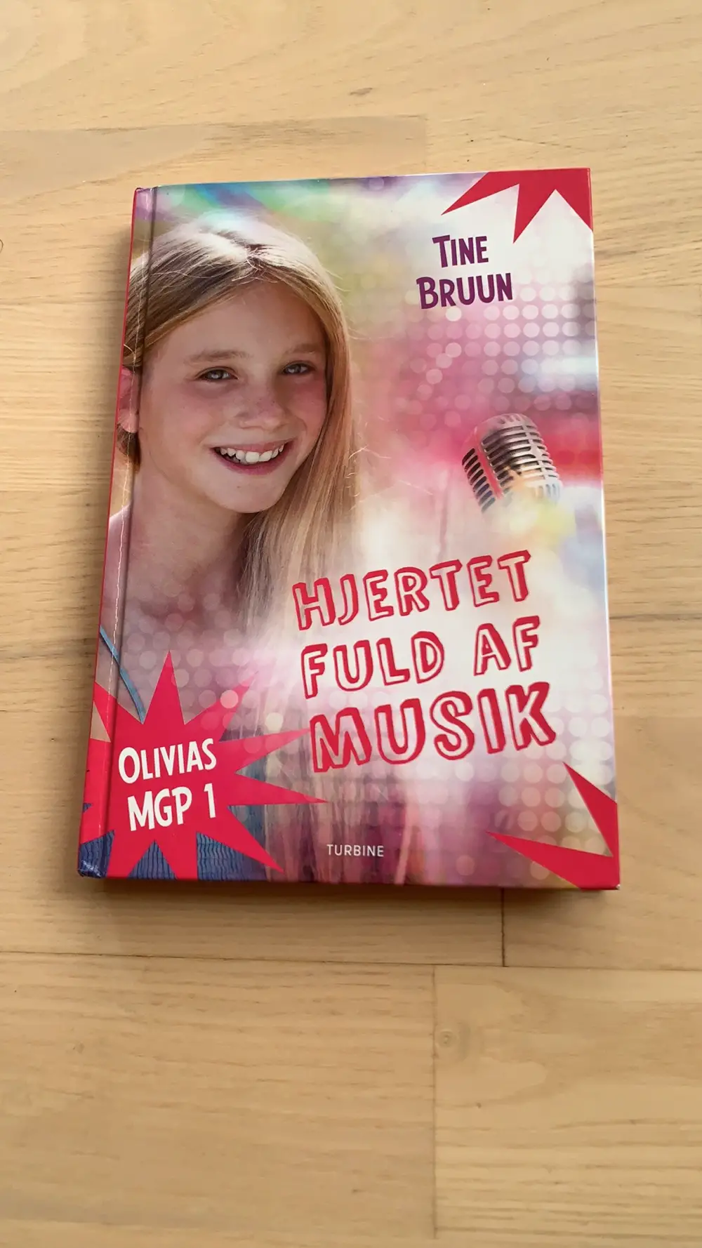 Olivias MGP 1 hjertet fuld af musik Bog