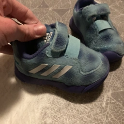 adidas Snekers