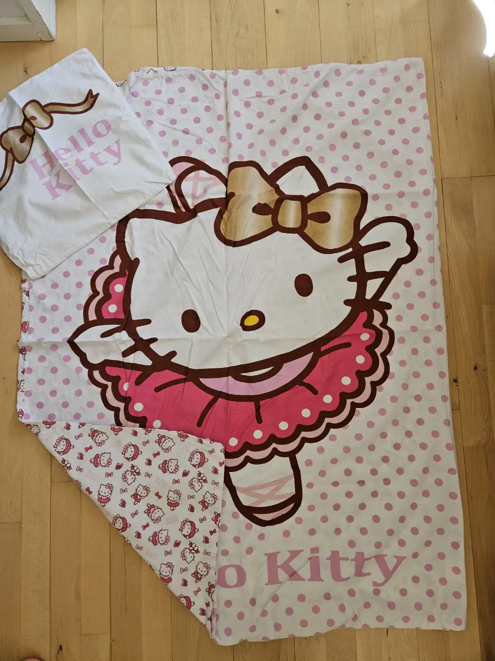 Hello Kitty Junior sengetøj