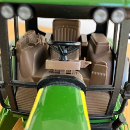 John Deere Traktor med vogn