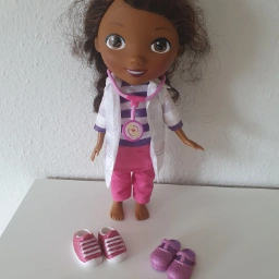 Doktor McStuffins Dukke