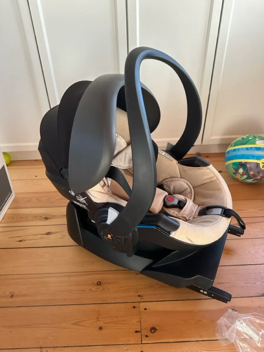 Stokke Autostol m base