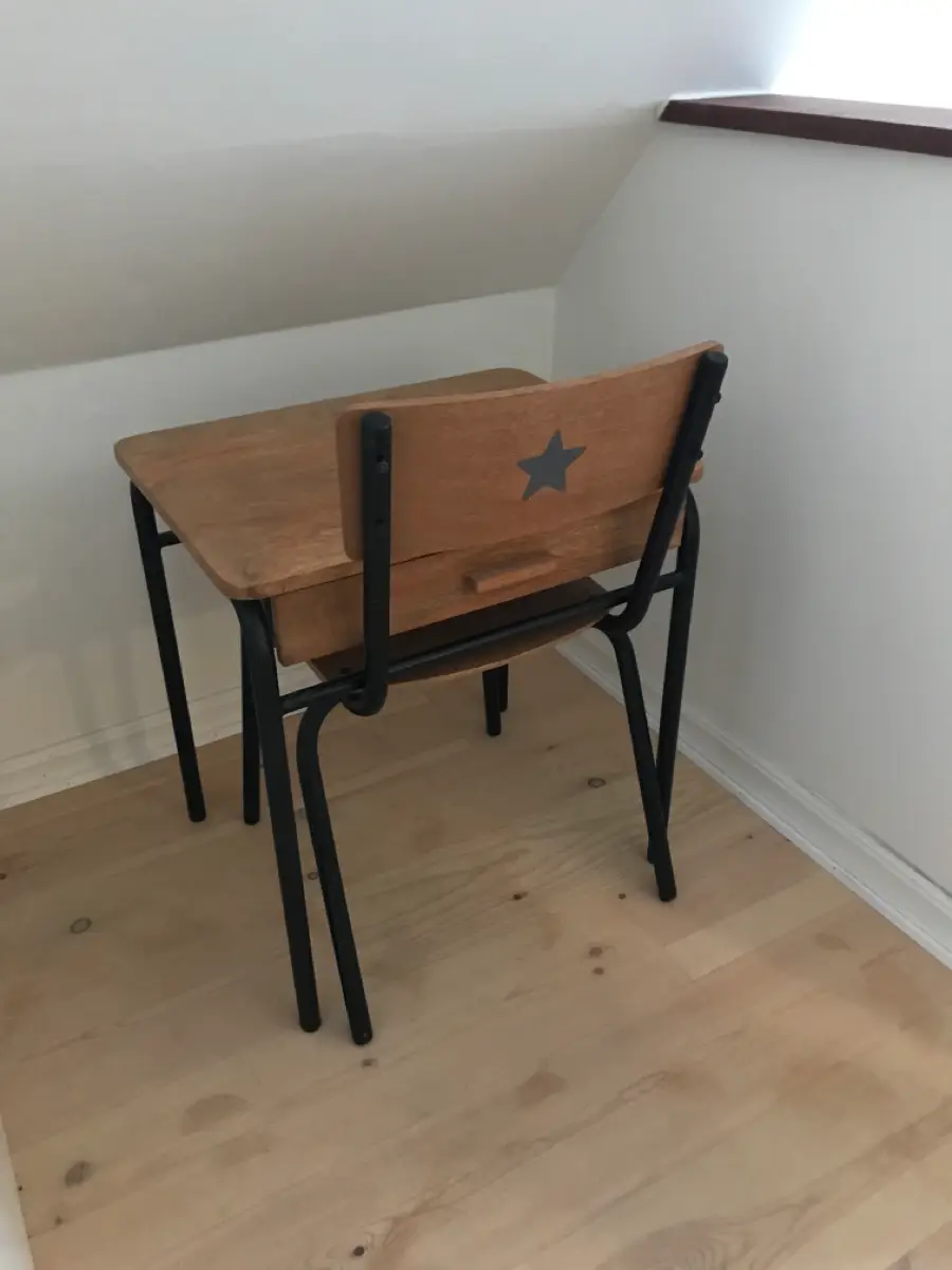 BONTON Skrivebord med stol