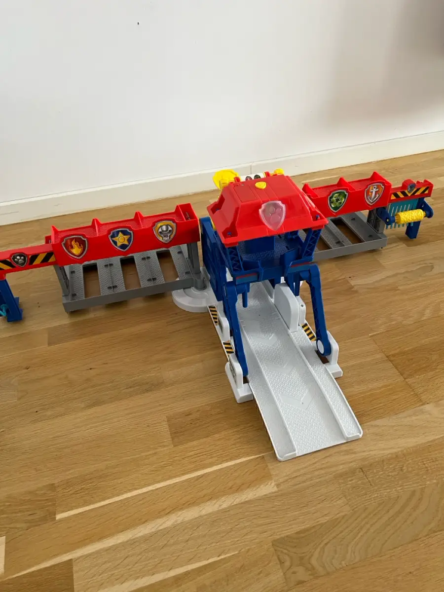 Paw Patrol Big Trucks hovedkvarter