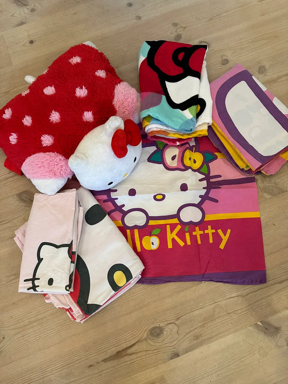 Småfolk Hello Kitty sengetøj