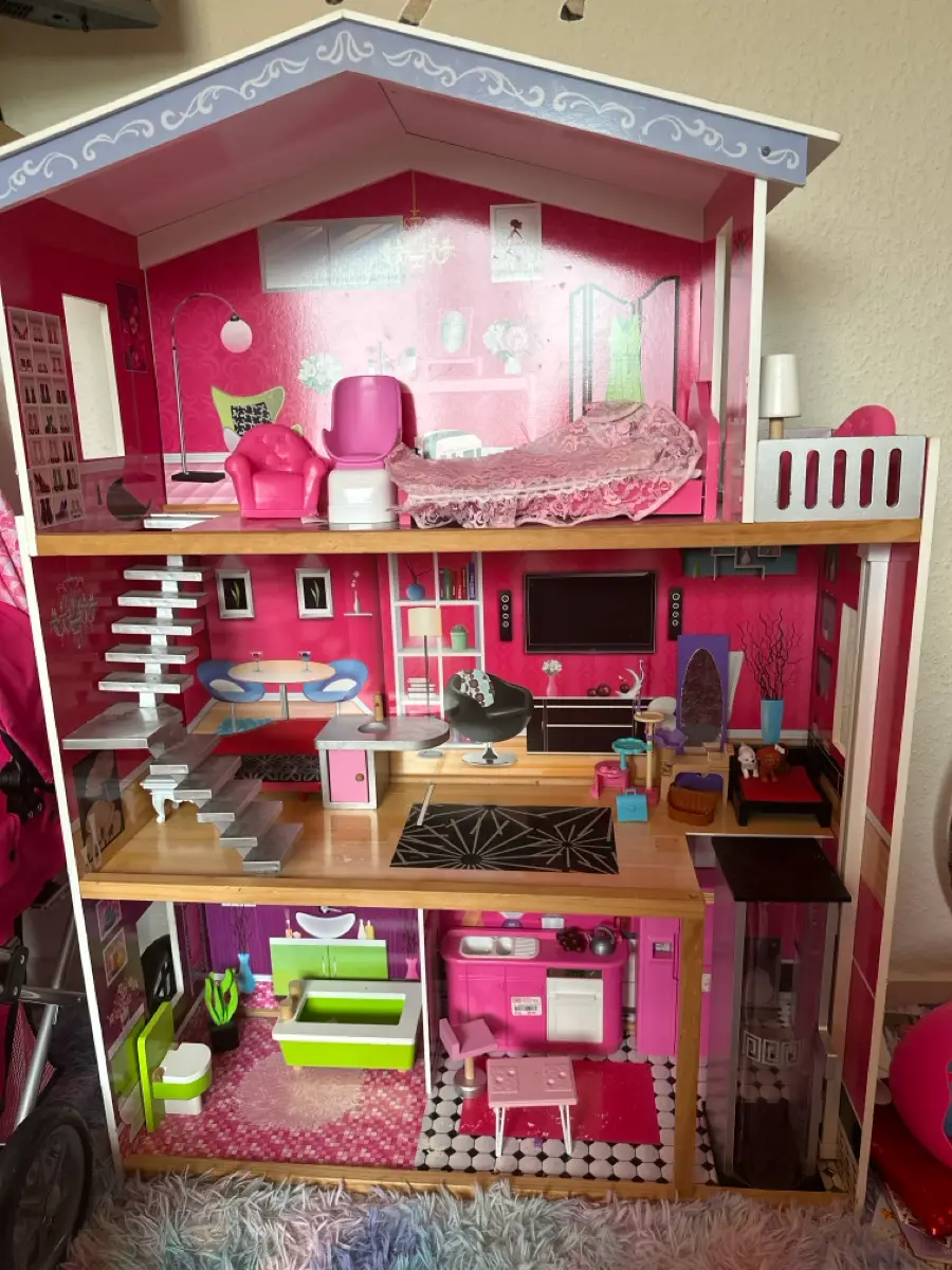 Ukendt Barbie hus med møbler