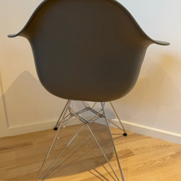 Eames Spisestol