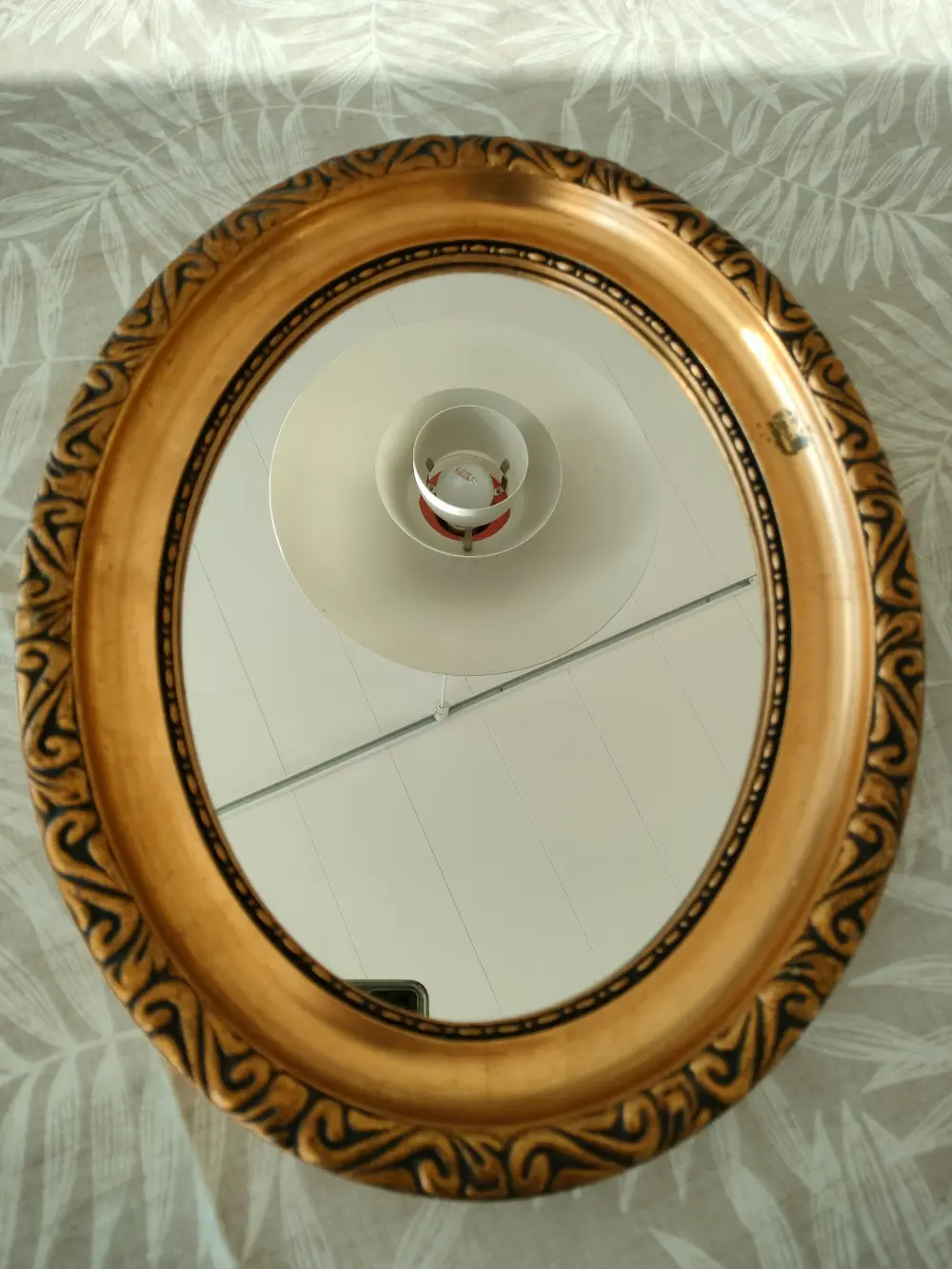 Ukendt Oval spejl med guldramme