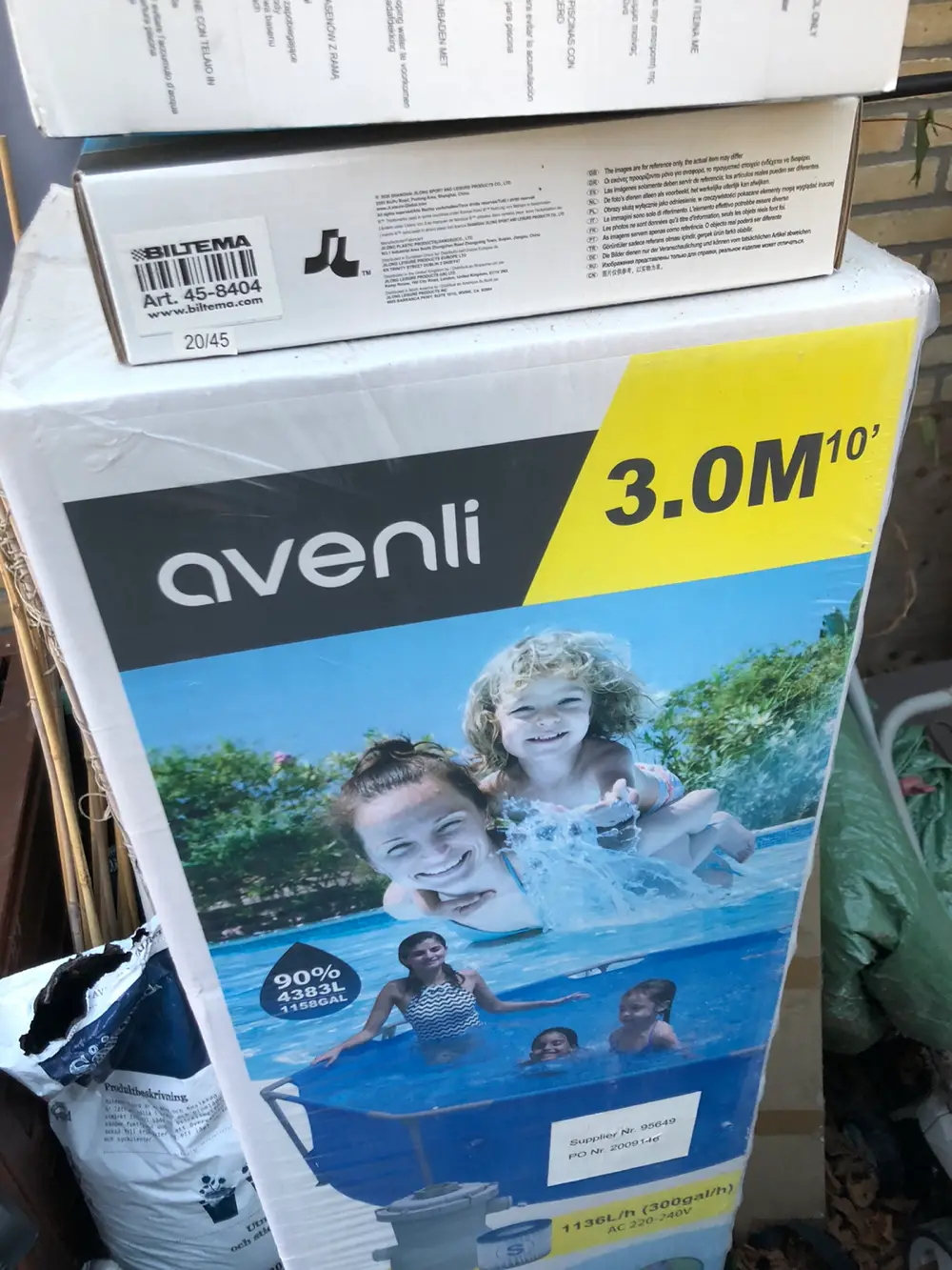 Avenli Pool