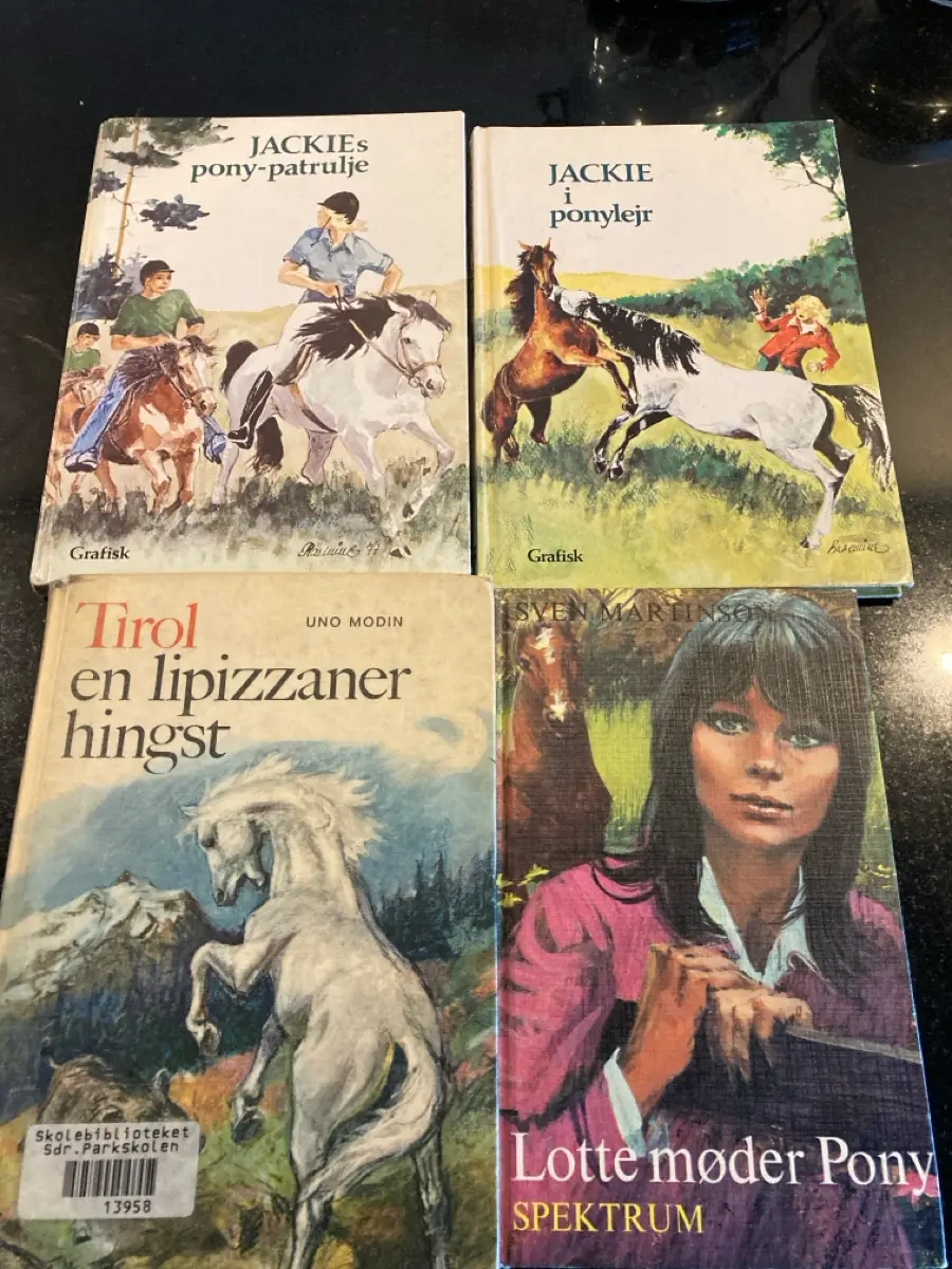 Jackie i ponylejr Hestebøger