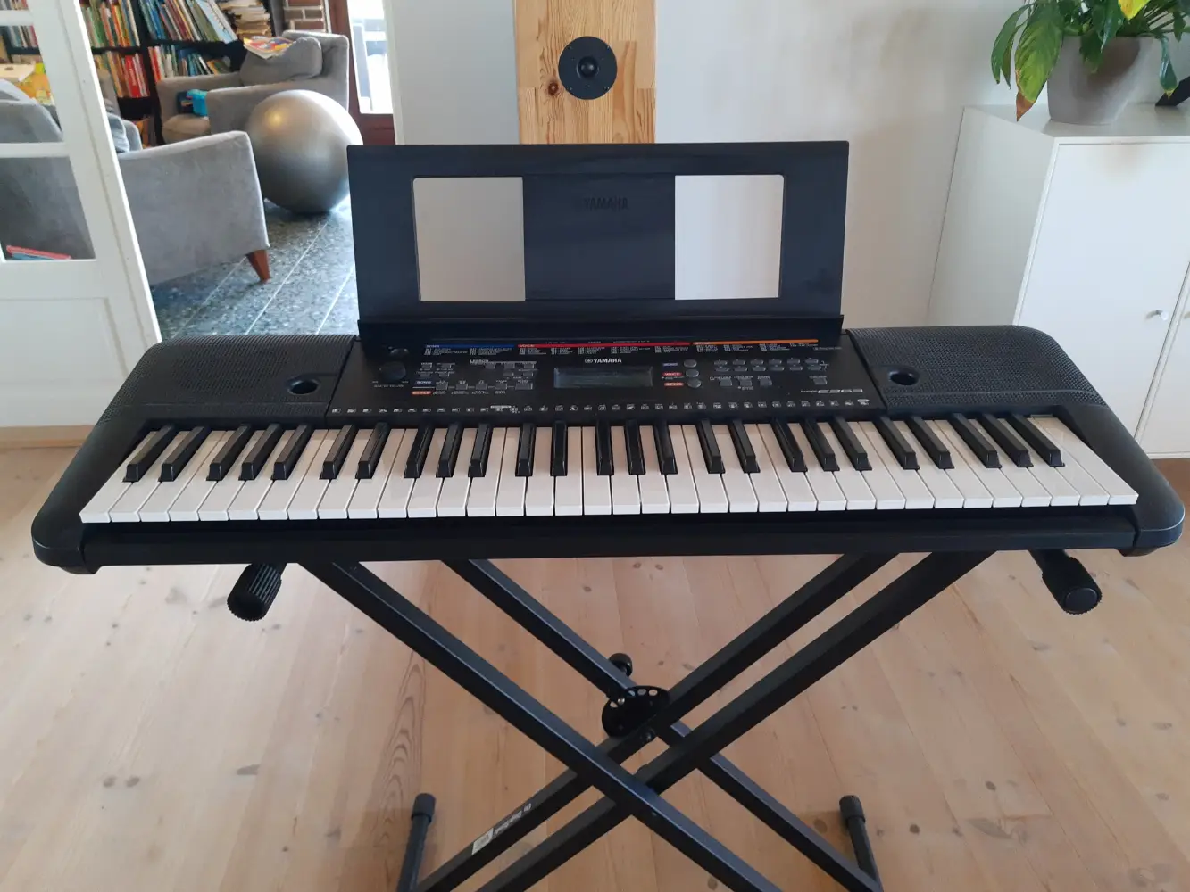 Yamaha Keyboard psr-E263