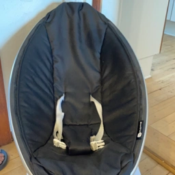 4moms MamaRoo 40 Black kråstol med mange funktioner