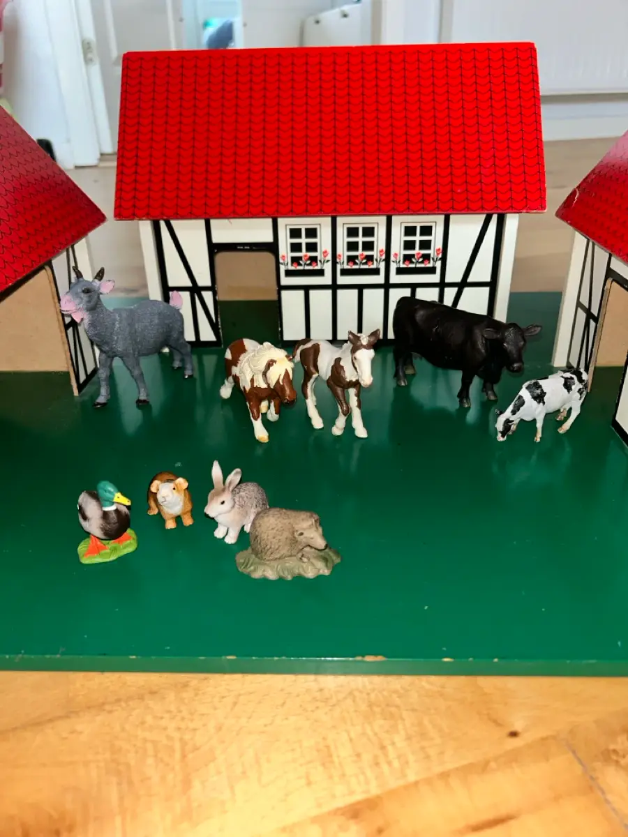 Schleich Bondegård med dyr