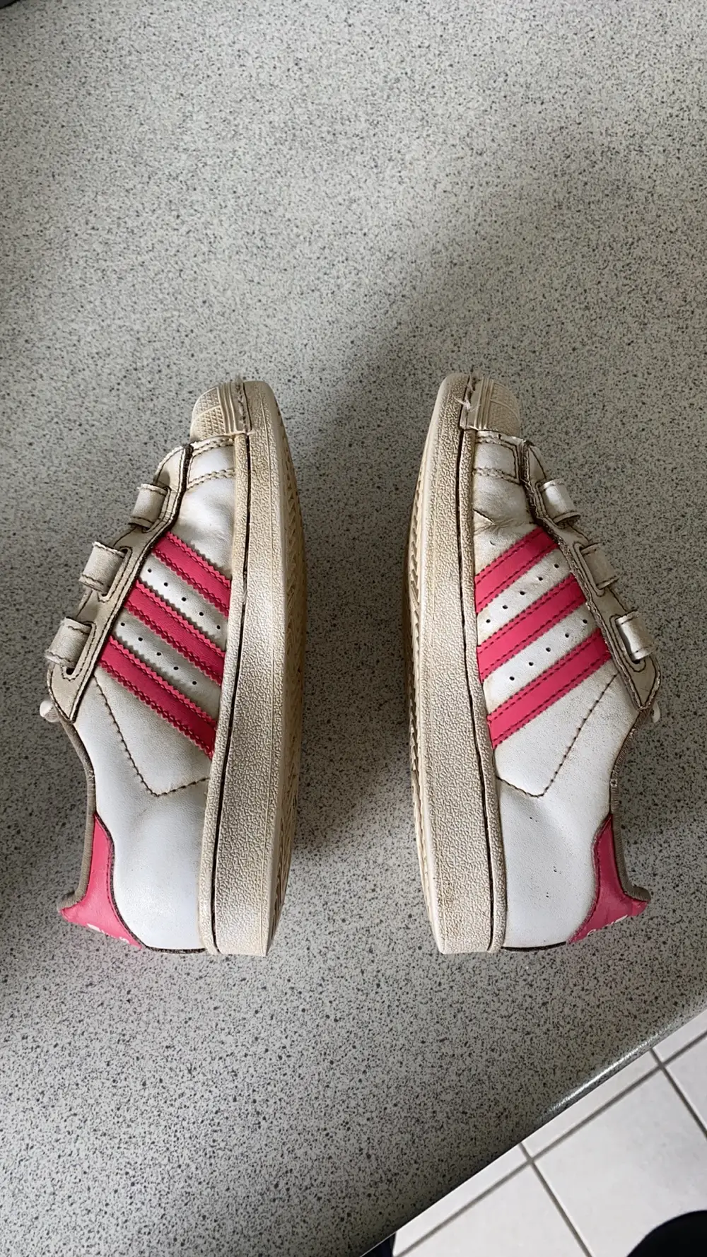 adidas Superstar sneakers hvid / pink