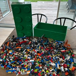 LEGO Opbevaringskasse med indhold