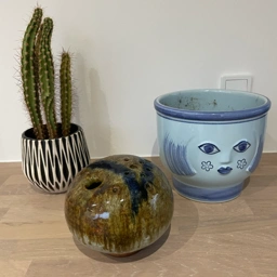 Retro Pottedame vase urtepotteskju