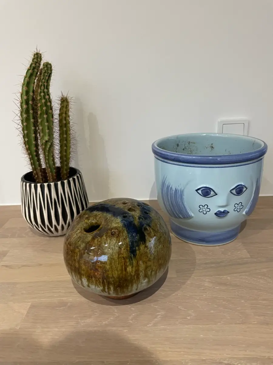 Retro Pottedame vase urtepotteskju