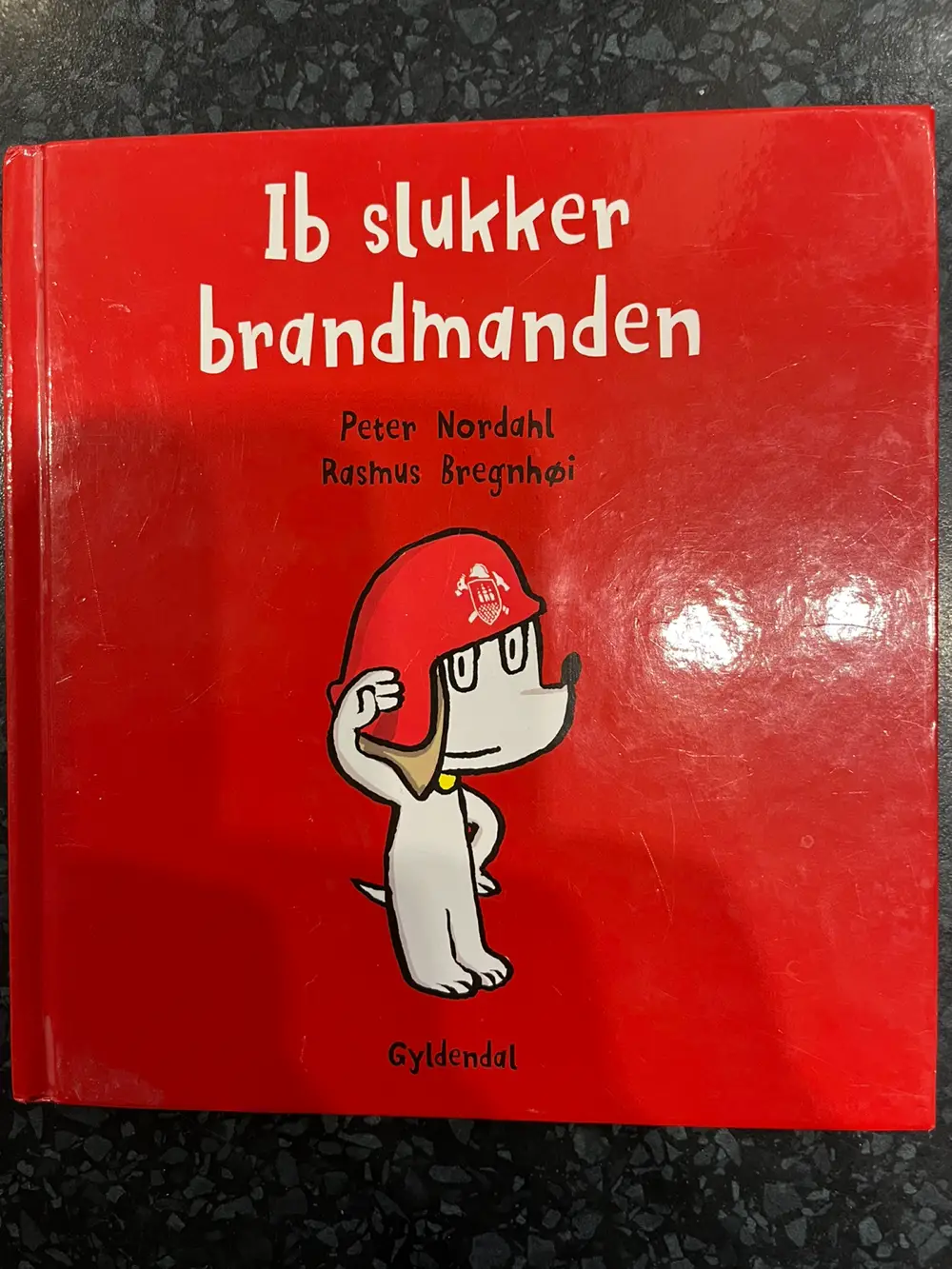 Ib slukker brandmanden Bog