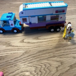 LEGO Dyrlægens hestetrailer (41125)