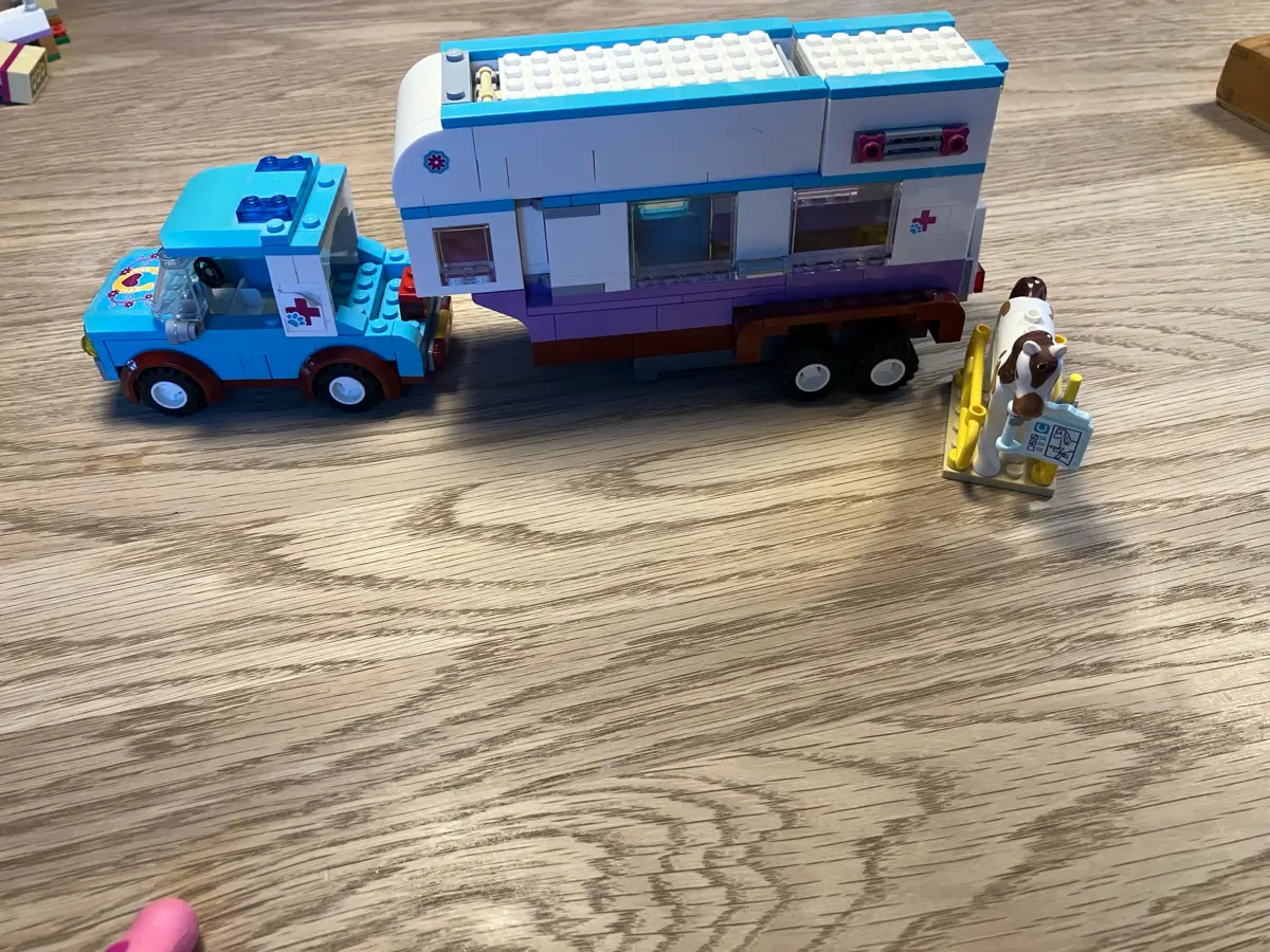 LEGO Dyrlægens hestetrailer (41125)