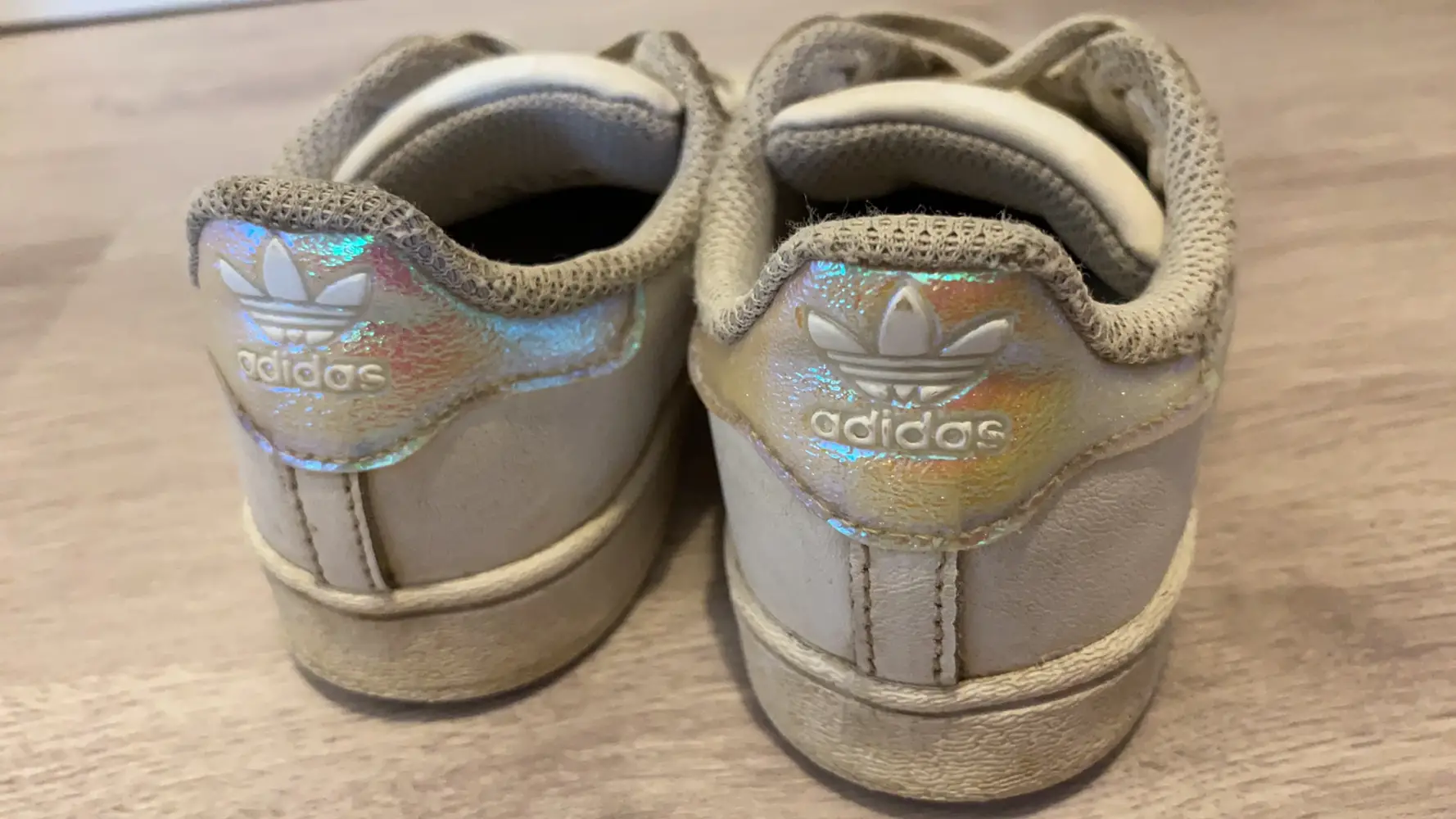 adidas Sneakers