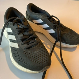 adidas Supernova sportssko