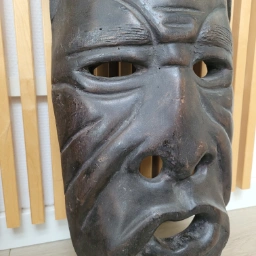 Afrikansk Maske i træ