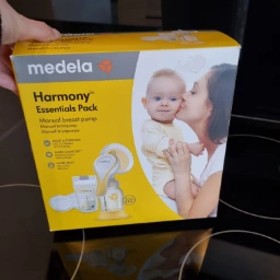 Medela Brystpumpe og calma flaks